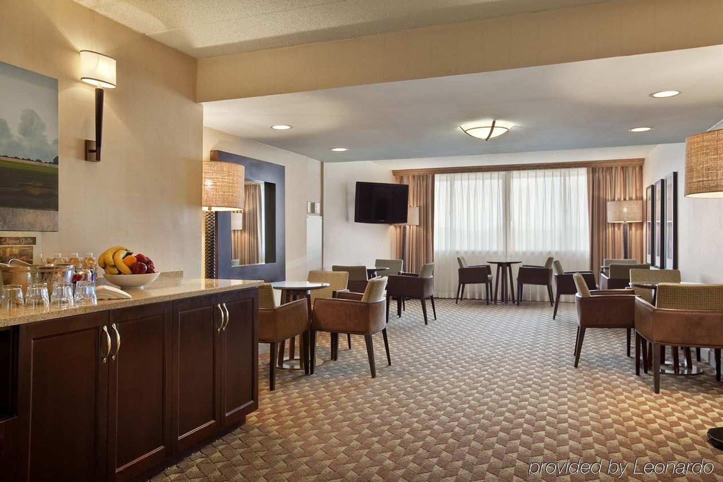 Embassy Suites By Hilton Columbus Restaurant foto